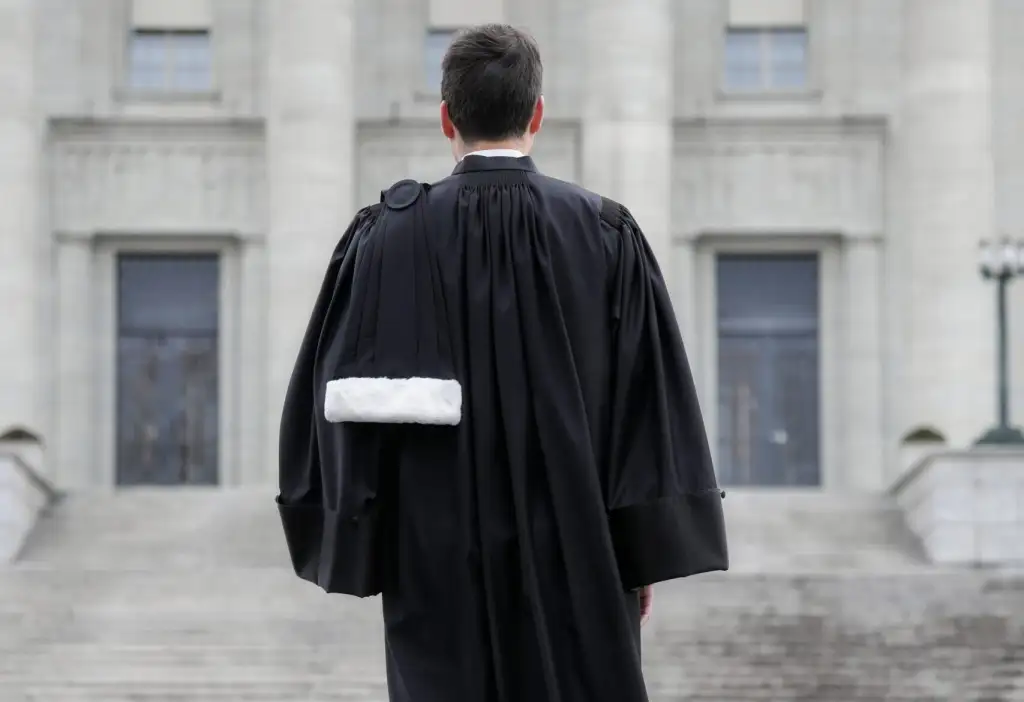 1001 Swiss Lawyer Standing In Front Of The Federal Supreme Court Of Switzerland Photo By Giles Laurent Scaled E1767864104652